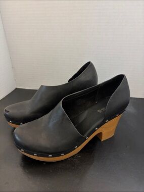 Kork’s Black Leather Clog Heels for Women, Size 8.5